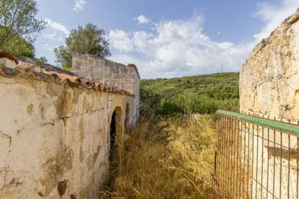Traditional country house to renovate for sale in Alaior