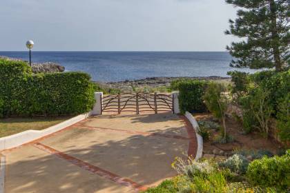 Great villa with sea views next to Binibeca beach