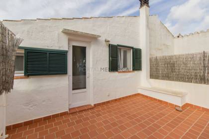 Maison ancienne avec patio et garage à vendre à Sant Lluís