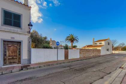 Parcela edificable en venta en Sant Lluís