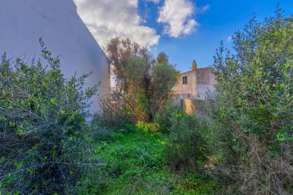 Parcela edificable en venta en Sant Lluís