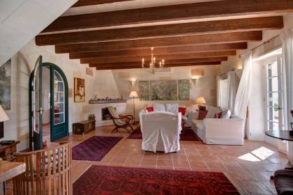 Magnificent country house built in 2004 in the best of Menorquin style but with all the modern comforts