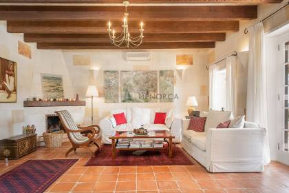 Casa de campo construida en el 2004 de estilo Menorquín