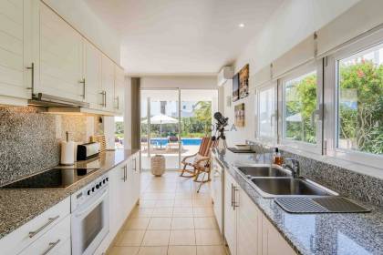 Villa de 4 habitaciones en Binixica