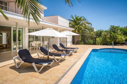 Villa de 4 habitaciones en Binixica