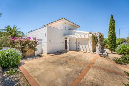 Villa de 4 habitaciones en Binixica