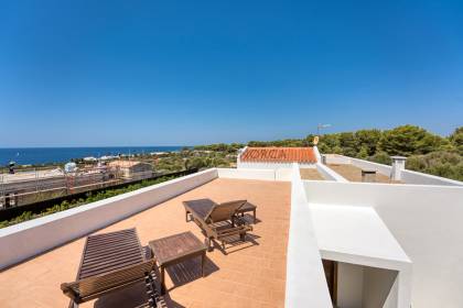 Chalet de reciente construcción con vistas al mar en Torret de Baix