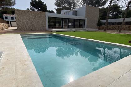 A 4 bedroom newly constructed villa in Son Parc