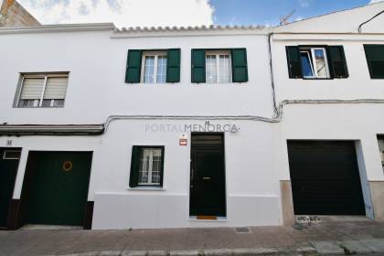 3 bedroom house close to the centre of Mahon.