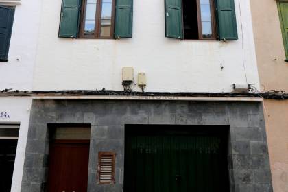 Casa en el centro de Mahón con garaje y terraza