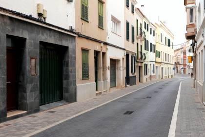 Casa en el centro de Mahón con garaje y terraza