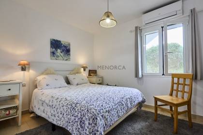 Fabuloso apartamento con piscina y vistas al campo en Addaia