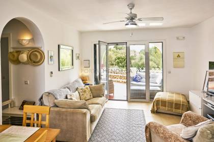 Fabuleux appartement avec piscine et vue sur la campagne à Addaia