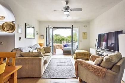 Fabuleux appartement avec piscine et vue sur la campagne à Addaia