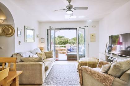 Fabuleux appartement avec piscine et vue sur la campagne à Addaia