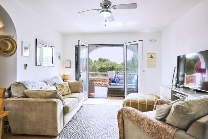 Fabuleux appartement avec piscine et vue sur la campagne à Addaia