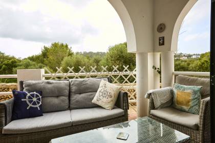 Fabuloso apartamento con piscina y vistas al campo en Addaia