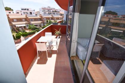 Fabulous 3 bedroom apartment with swimming pool, parking and storeroom.