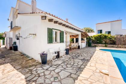 Moderno chalet de 3 dormitorios con piscina en la costa Sur de Menorca
