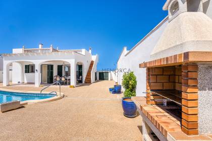 Villa with swimming pool and large garage in Calan Porter