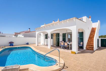 Villa with swimming pool and large garage in Calan Porter