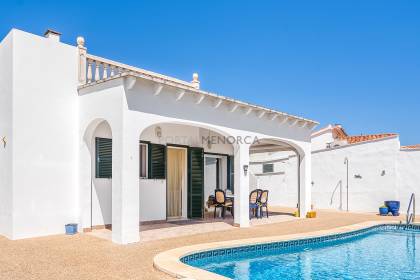 Villa with swimming pool and large garage in Calan Porter