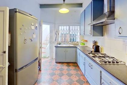 Maison de trois chambres de plain-pied avec un spectaculaire sous-sol.