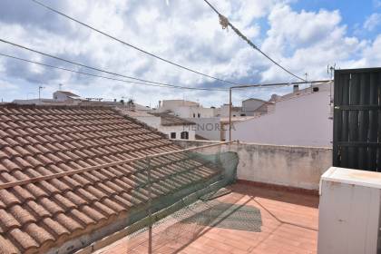 Casa amplia y luminosa en primera planta en Es Castell