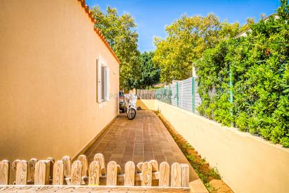 Chalet de cuatro dormitorios y tres baños con piscina en Malbuger