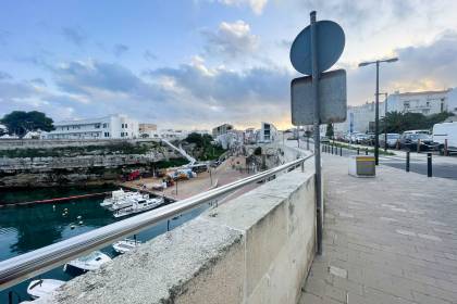 Estudio con vistas al mar en Es Castell