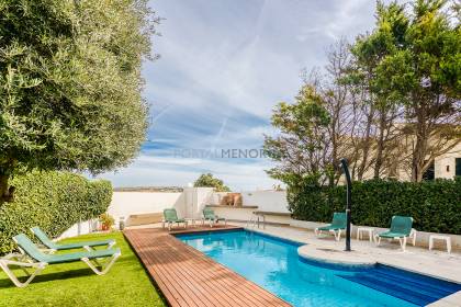 Modern 4 bedroom villa with a tourist licence in Sol Del Este, Es Castell.