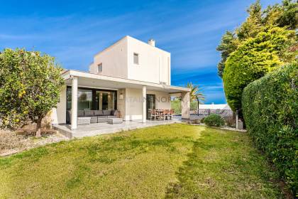 Modern 4 bedroom villa with a tourist licence in Sol Del Este, Es Castell.