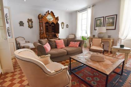 Charmante maison traditionnelle rénovée avec patio dans le centre de Mahon