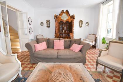 Charmante maison traditionnelle rénovée avec patio dans le centre de Mahon