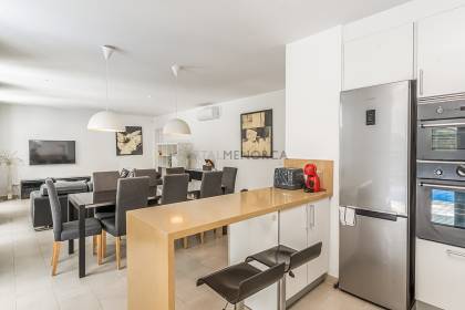 Chalet con piscina y licencia turística en Addaia
