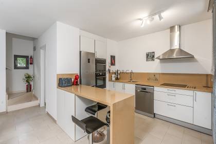 Chalet con piscina y licencia turística en Addaia
