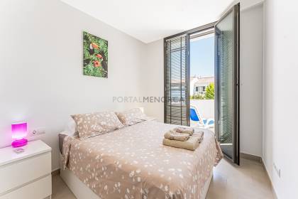 Chalet con piscina y licencia turística en Addaia
