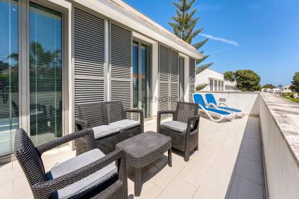 Chalet con piscina y licencia turística en Addaia

