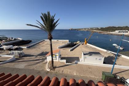 Seafront house with stunning views of the sea and Isla del Aire in S'Algar