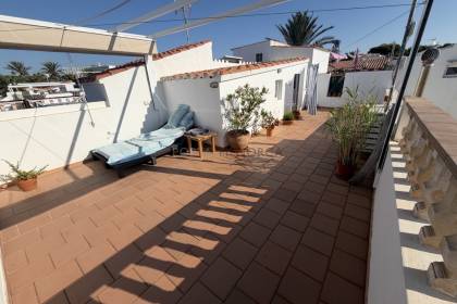 Seafront house with stunning views of the sea and Isla del Aire in S'Algar
