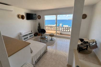 Seafront house with stunning views of the sea and Isla del Aire in S'Algar