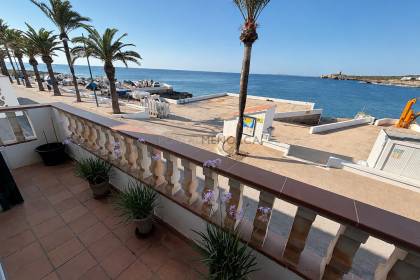Seafront house with stunning views of the sea and Isla del Aire in S'Algar
