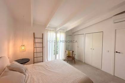 Chalet con licencia turística de cuatro dormitorios y dos baños y piscina....