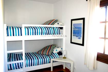 Impresionante chalet de 5 dormitorios, licencia turística, vistas al mar y piscina en Santa Ana