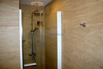Impresionante chalet de 5 dormitorios, licencia turística, vistas al mar y piscina en Santa Ana