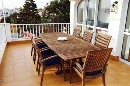 Impresionante chalet de 5 dormitorios, licencia turística, vistas al mar y piscina en Santa Ana
