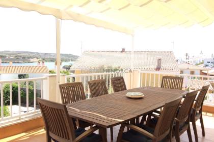Impresionante chalet de 5 dormitorios, licencia turística, vistas al mar y piscina en Santa Ana