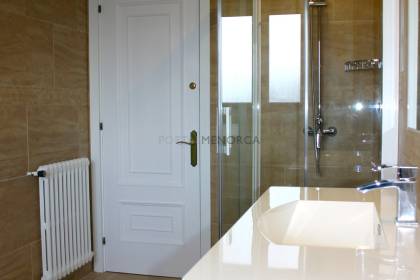 Impresionante chalet de 5 dormitorios, licencia turística, vistas al mar y piscina en Santa Ana