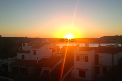 Impresionante chalet de 5 dormitorios, licencia turística, vistas al mar y piscina en Santa Ana