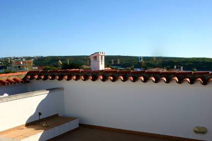 Impresionante chalet de 5 dormitorios, licencia turística, vistas al mar y piscina en Santa Ana